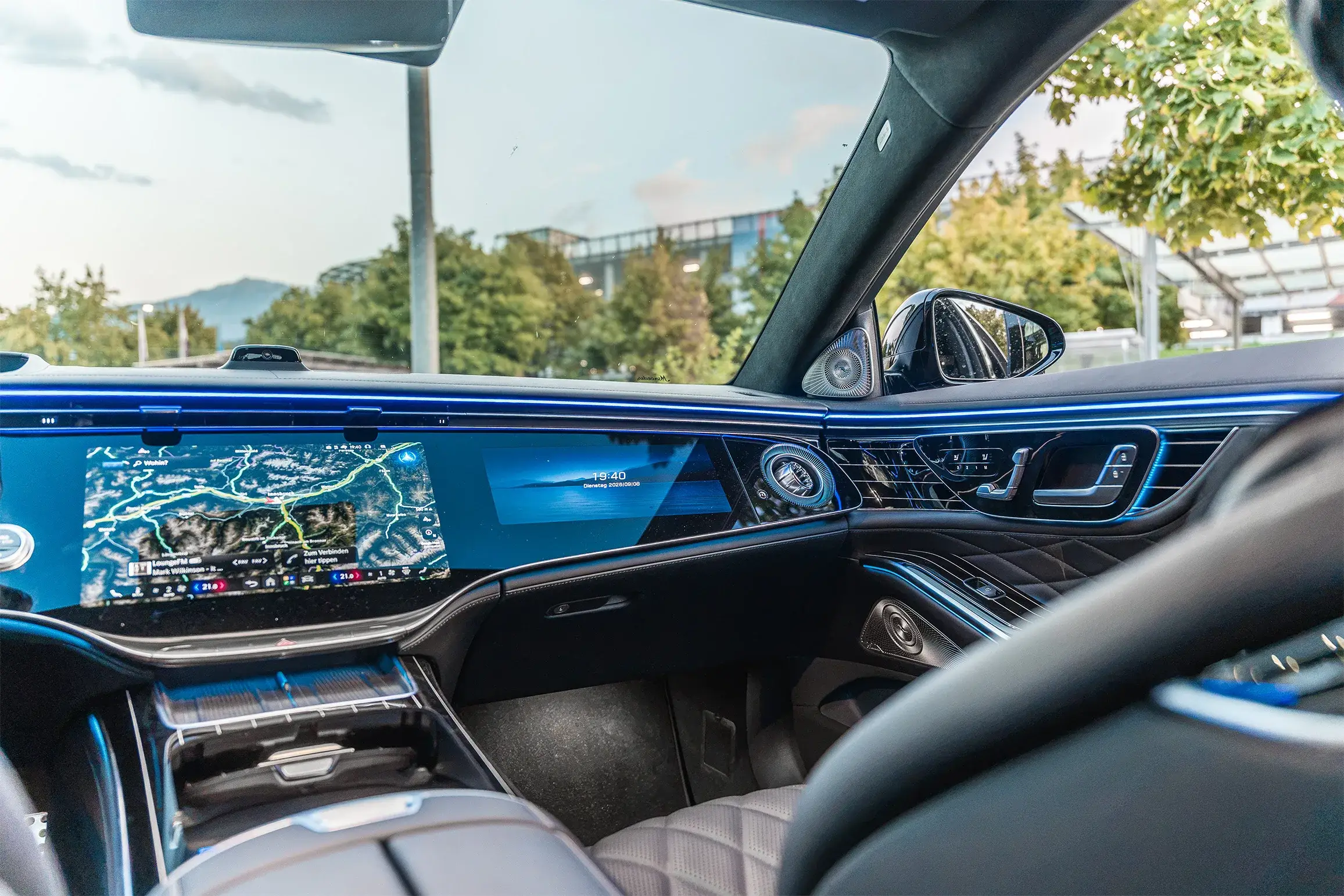 Cockpit of the Mercedes S-Class, the navigation map of Innsbruck on screen